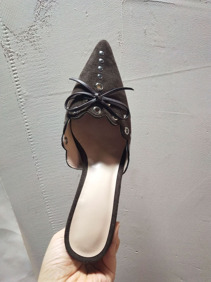 Dame Elegante Spidse Tå Slingback Hæle med Dekorativ Bue og Nitter-Detaljer Stilla