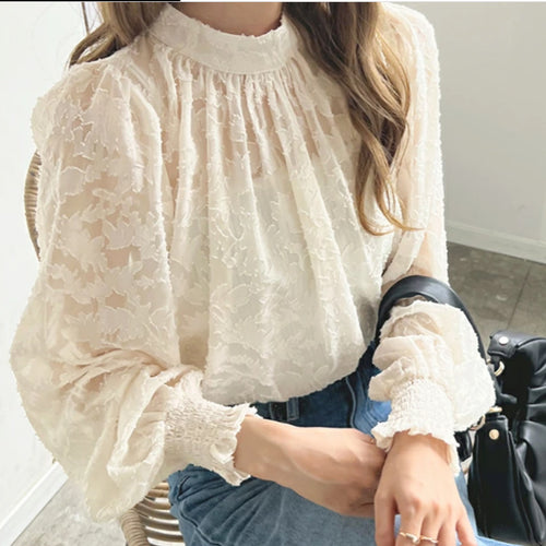 Dame elegant bluse med buketter og voluminøse ærmer Stilla