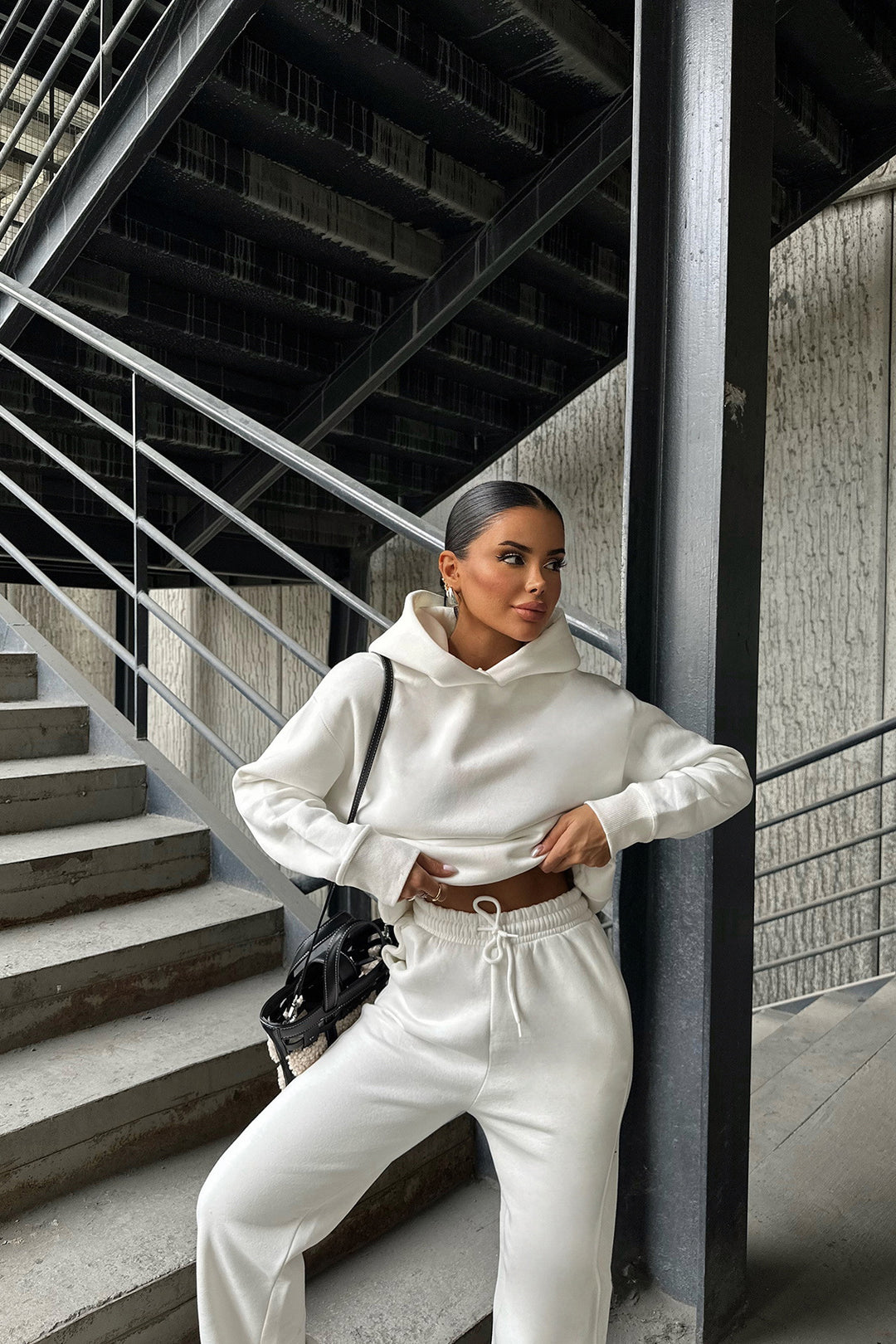 Kvinders sporty hoodie med elegant snit Skovae