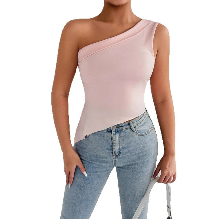 Dame asymmetrisk top med skulderfri design og elegant drapering Skovae