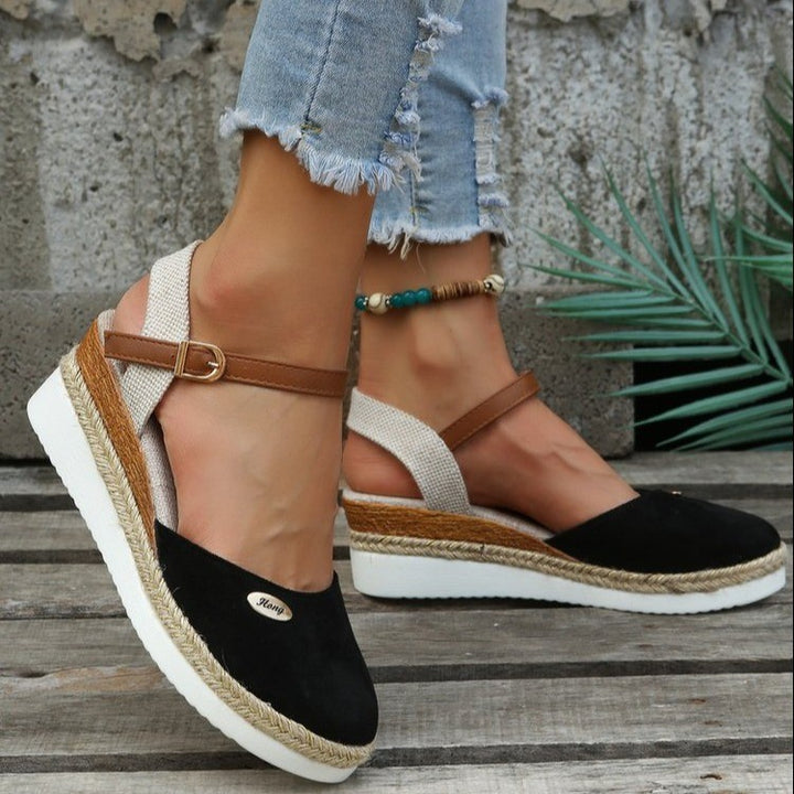 Dame Wedge-sandaler med flettet remdesign og komfortabelt fodseng Stilla