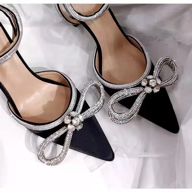 Dame elegante High Heels med funklende strass og kunstnerisk sløjfedesign Stilla
