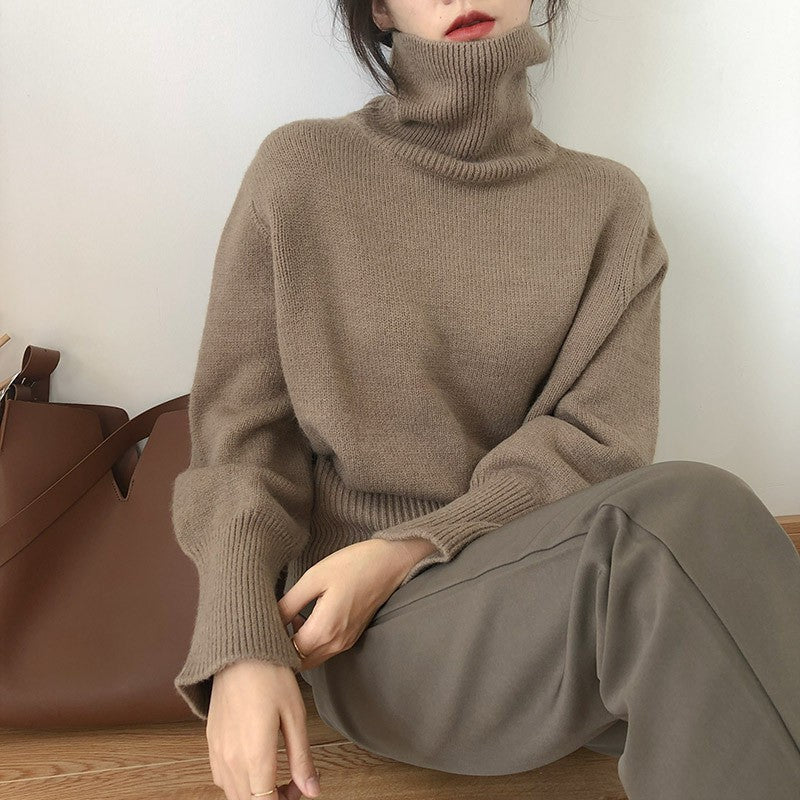 Kvinders Cozy Turtleneck Sweater lavet af Fine Knit Stilla