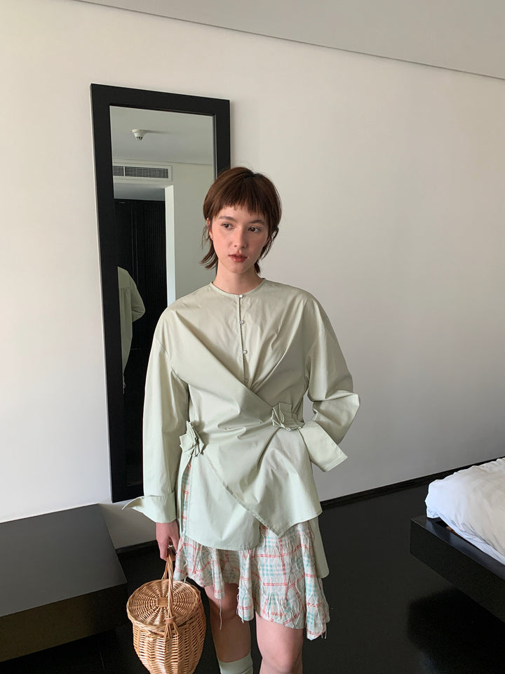 Dame Oversized Bluse med innovative plissé detaljer og dekorativ kant Stilla