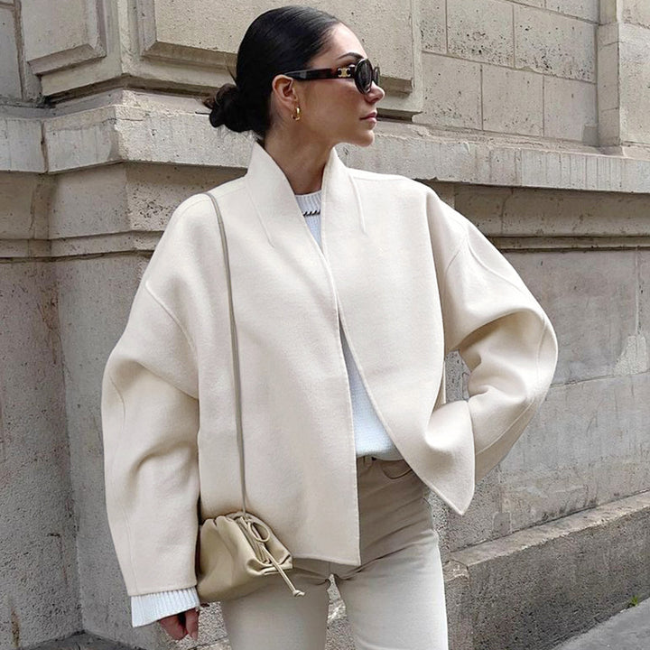 Dame Oversized Uldjakke med afslappet stil og elegant kraveføring Stilla