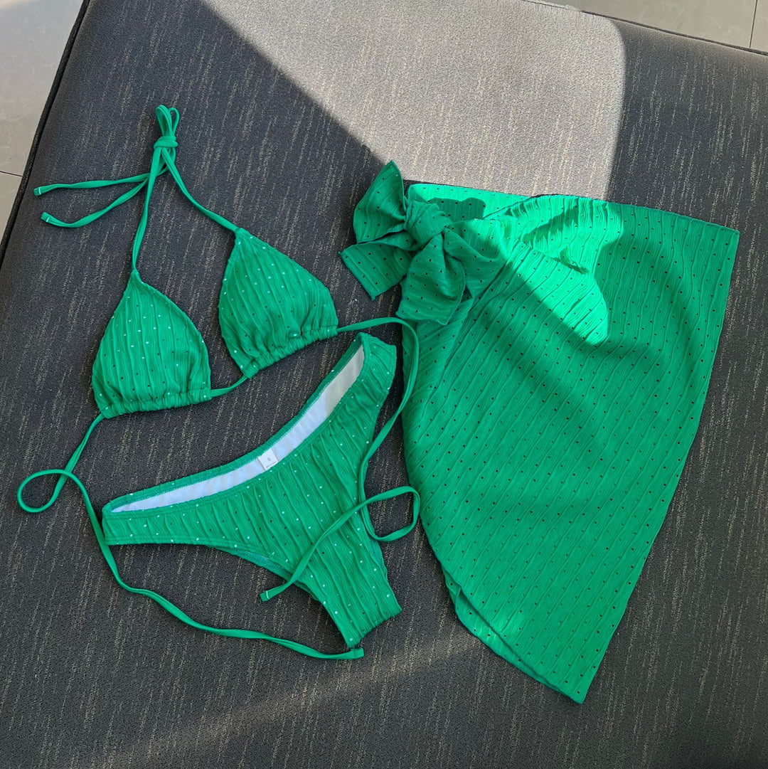 Dame bikini sæt med skinnende accenter og legesyg svømmerock Stilla