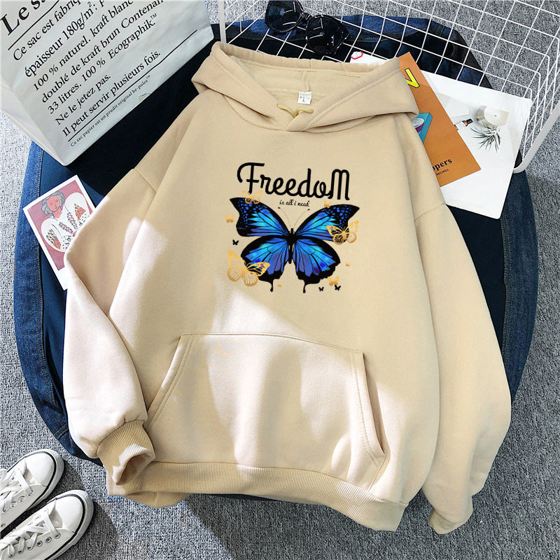 Dame hætte sweatshirt med kunstnerisk sommerfugl design Skovae