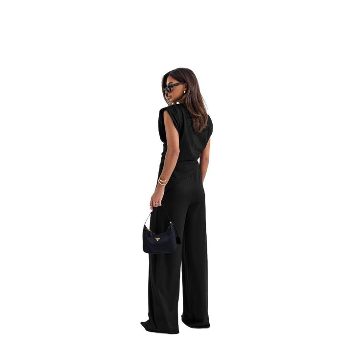 Dame Elegant Jumpsuit med fint omslagdesign og flydende snit Stilla