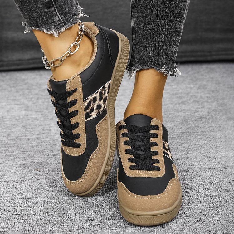 Dame Sneakers i moderne dyreprint design med behagelig sål Stilla