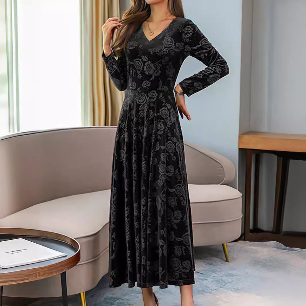 Dame elegant Maxikjole lavet af fint velour med blomster mønster Stilla