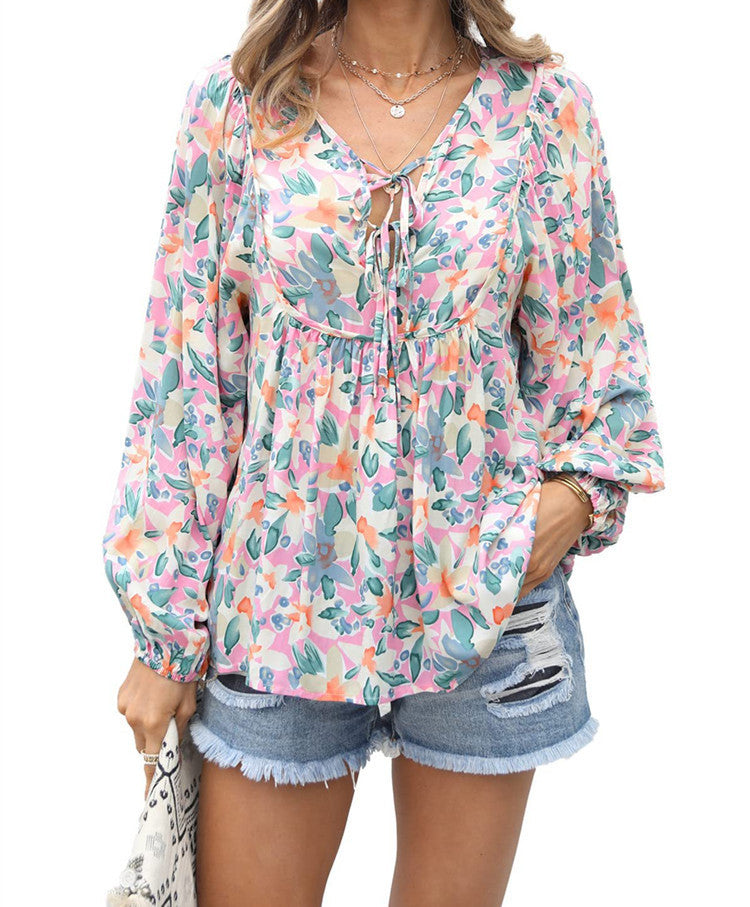 Damebluse med floralt design Stilla