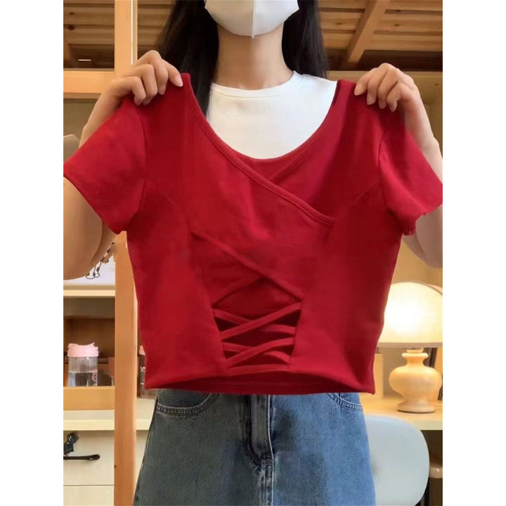 Femme Stilfuld Kortærmet T-Shirt med V-udskæring og Snøre Detalje Stilla