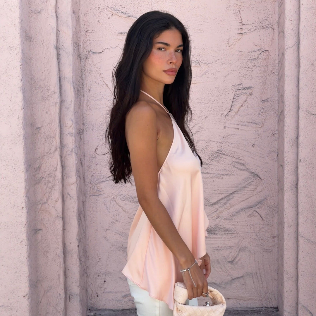 Dame Halterneck-Top i flydende chiffon med asymmetrisk kant Skovae