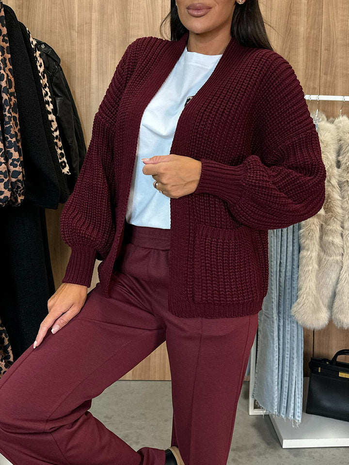 Kvindernes moderne cardigan med voluminøse ærmer og lommer Stilla
