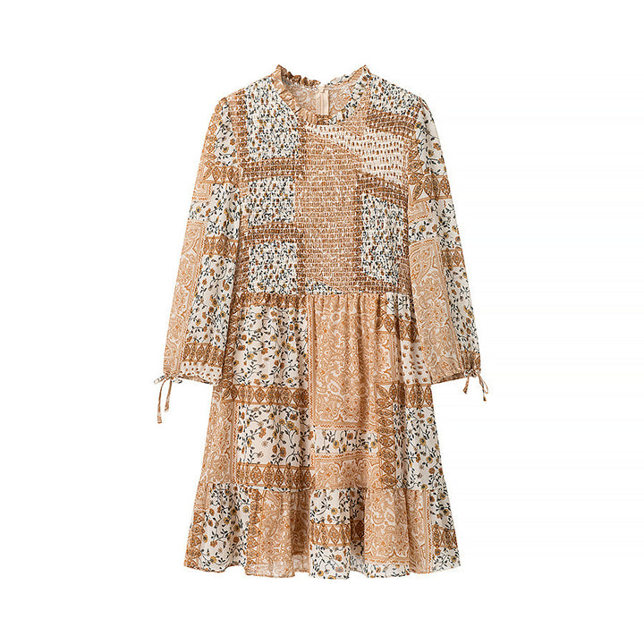 Dame maxikjole i patchwork-design med elegante flæser Stilla