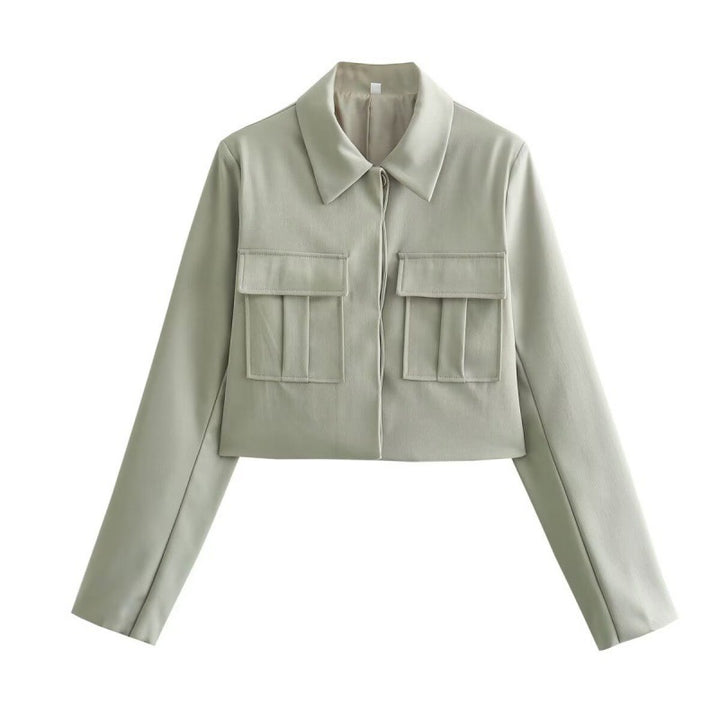 Femme Cropped Utility Jakke med Klap-lommer Stilla