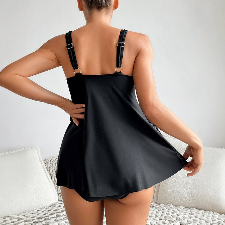 Dame Tankini med elegant spidsetop og figurvenlig skæring Stilla