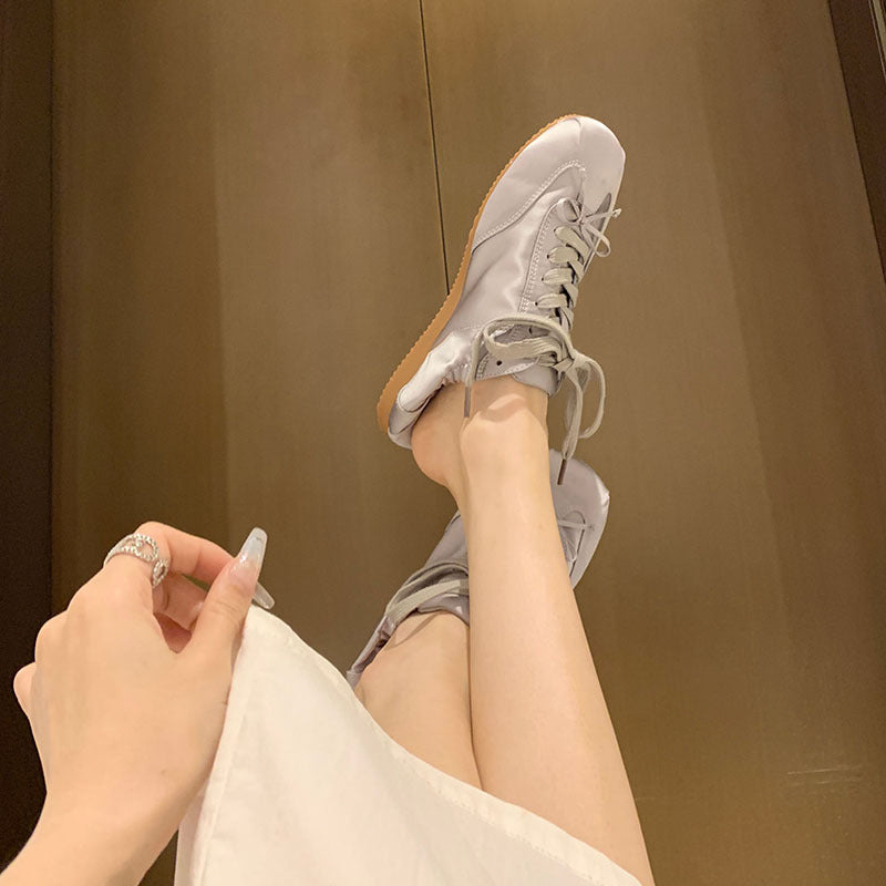 Dame Let Satin Sport Sneakers Stilla