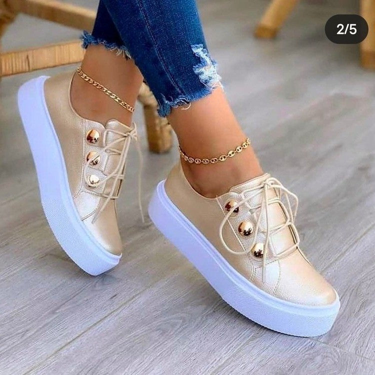 Dame Platform Sneakers med elegante metalknapper og skridsikker sål Stilla
