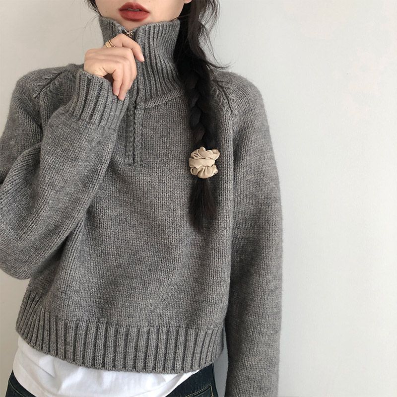 Dames stylish stand-up collar sweater lavet af høj kvalitets strik Stilla