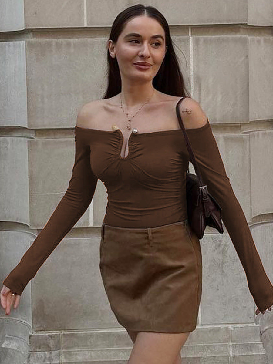 Dame Off-Shoulder Top med fine ruching-elementer og lange ærmer Stilla