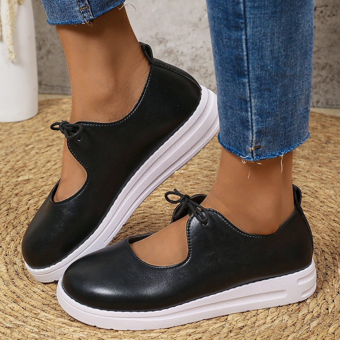 Dame Sneakers med cut-out-design og komfortabel platform Stilla