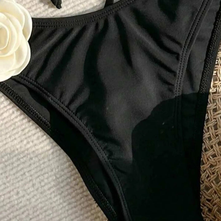 Dame bikini-sæt med romantisk blomsterdetalje og elastisk stof Stilla