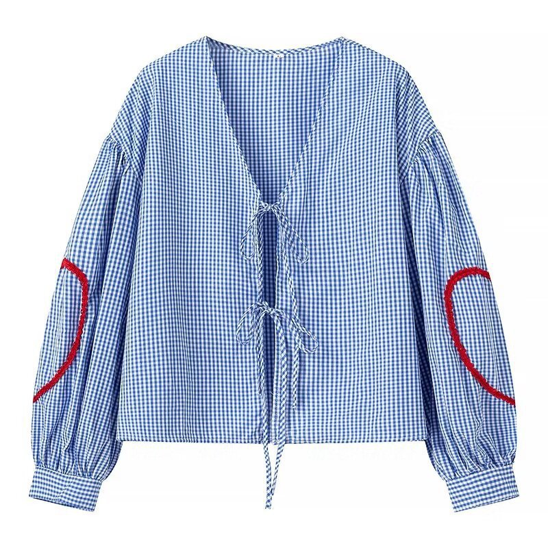 Dame Legesnit V-hals bluse med snor og hjerte-applikation Stilla