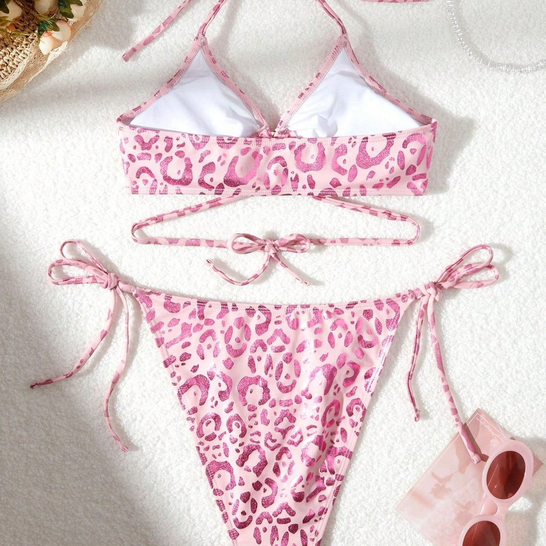 Dame Triangel-Bikini med justerbare stropper og detaljeret ring-design Stilla