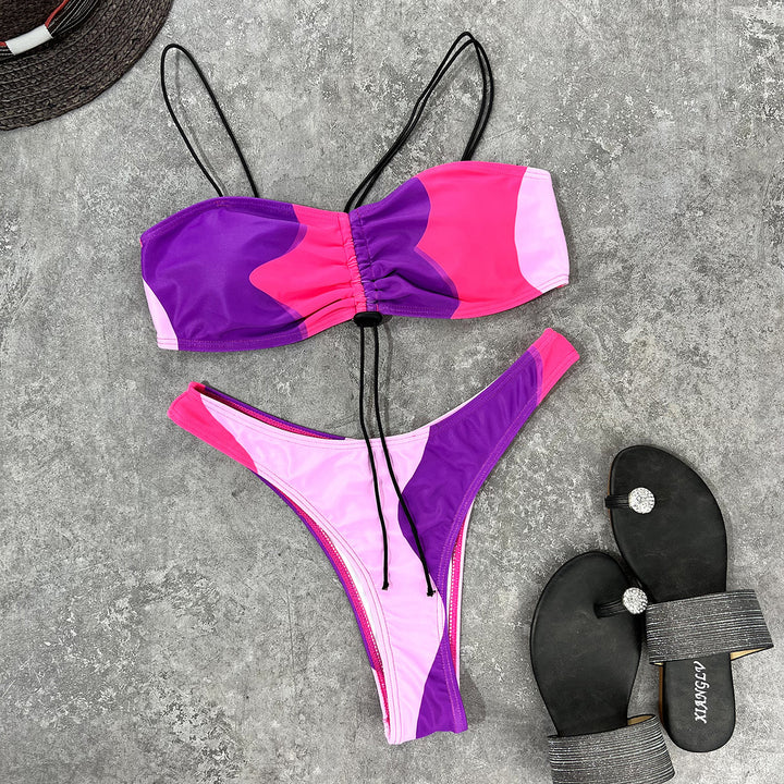 Dame bikini-sæt med asymmetrisk design og stilfulde snore detaljer Stilla