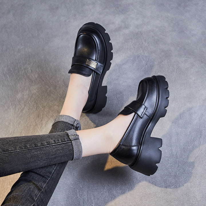 Dame Chunky Platform Slipper med slankt design Stilla