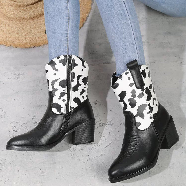 Dame cowboy-støvler med moderne ko-filt design og feminin blokhæl Stilla
