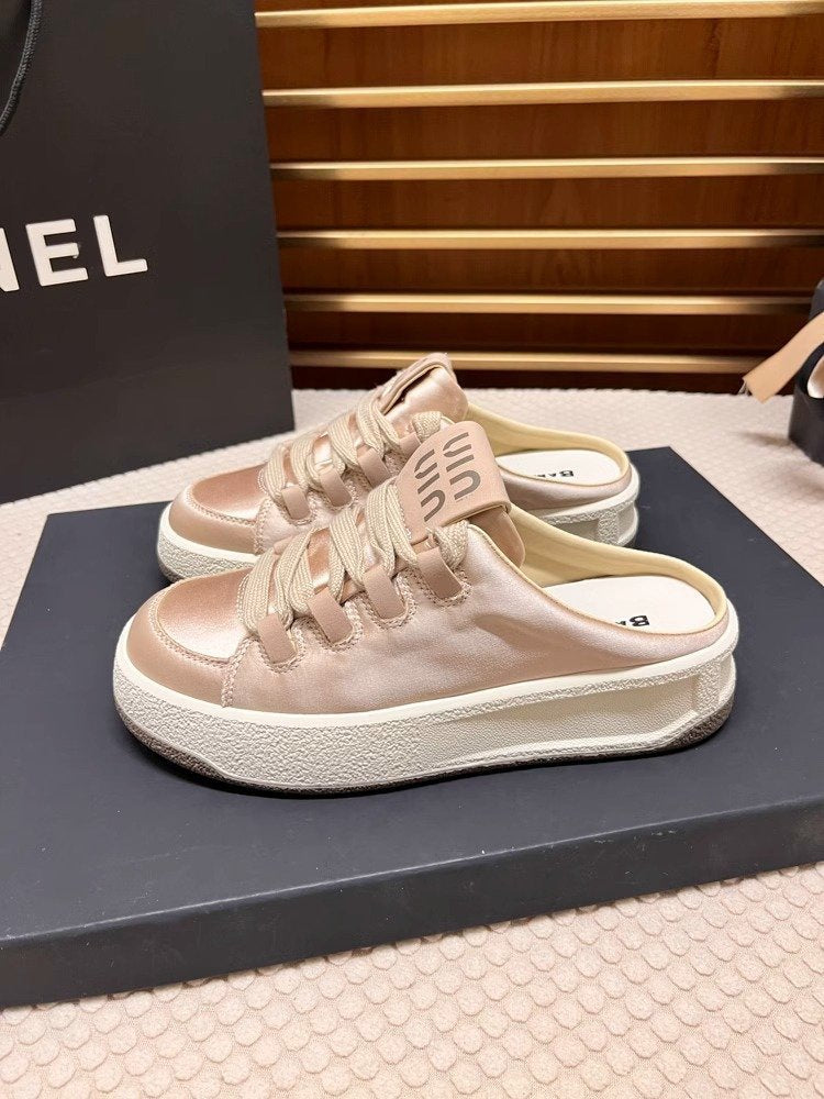 Dame mode Sneakers med åndbart overmateriale og sporty design Stilla