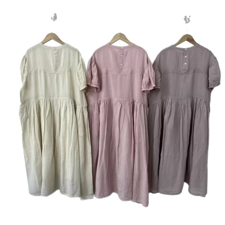 Femme Elegante bomulds-midi-kjole med foldedetaljer Stilla