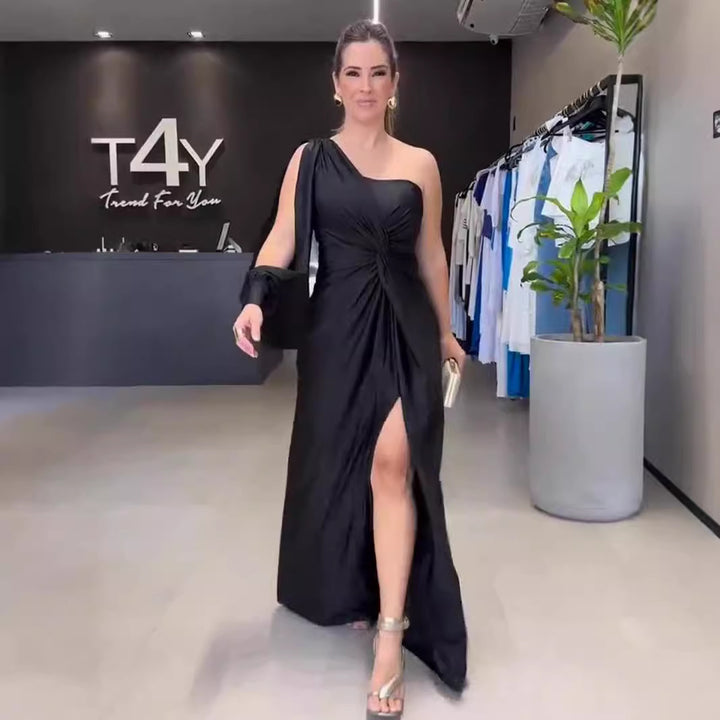 Dame Maxi-kjole med elegant asymmetrisk design og tiltalende flæsedetaljer Stilla