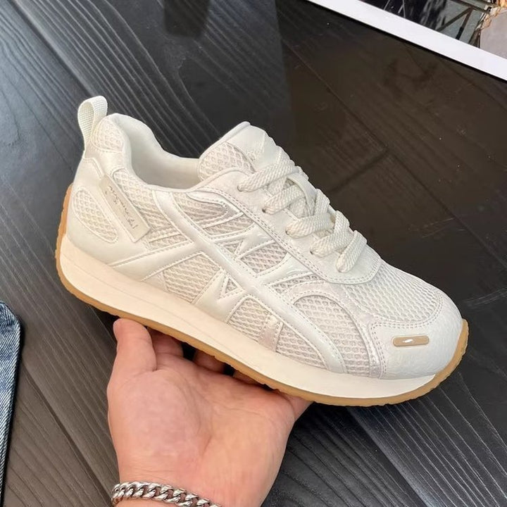 Dame sport sneakers med reflekterende overflade og åndbar sål Stilla