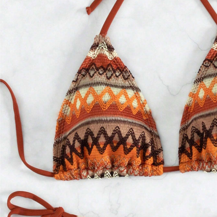 Dame Triangle-Bikini med trendy etnisk mønster og justerbare bindebånd Skovae