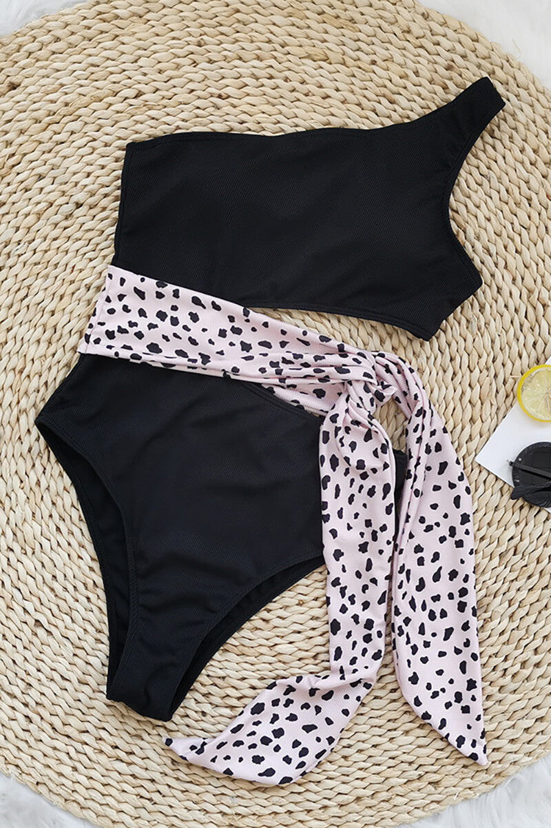 Stilla | Asymmetrisk Bicolor Badedragt med Spids