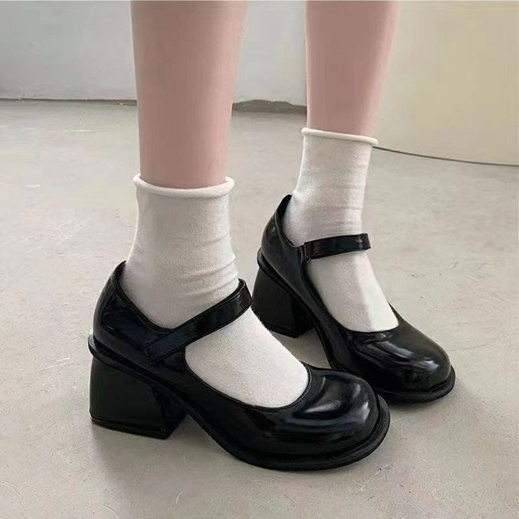 Dame Mary Jane pumps med elegant rem og komfortabel blokhæl Stilla
