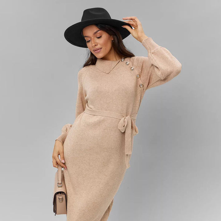 Femme Elegante Strik-Midi-Kjole med Knapdetalje Stilla