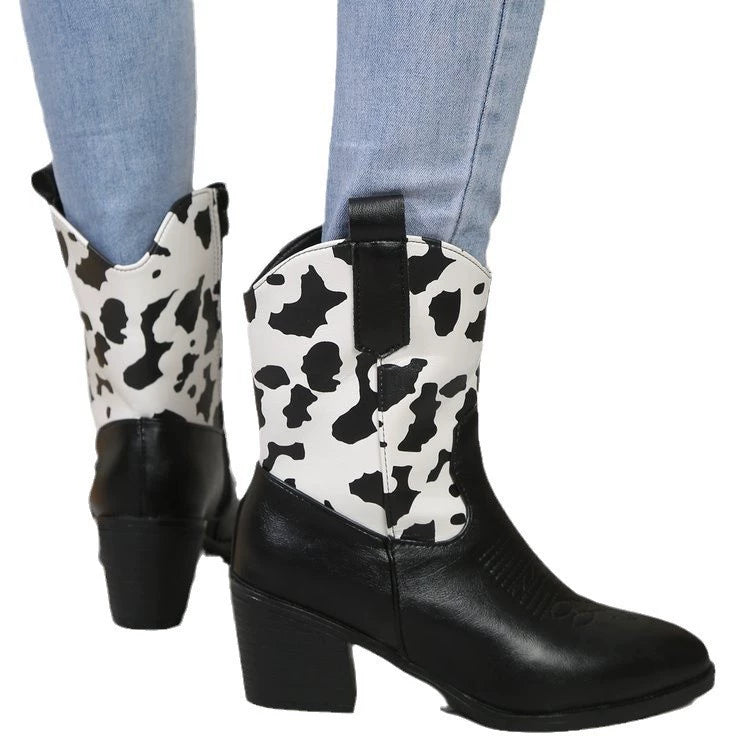 Dame cowboy-støvler med moderne ko-filt design og feminin blokhæl Stilla