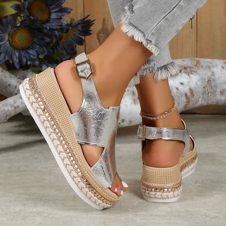 Dame Wedge-sandaler med modig metallisk overflade og behagelig plateau Stilla