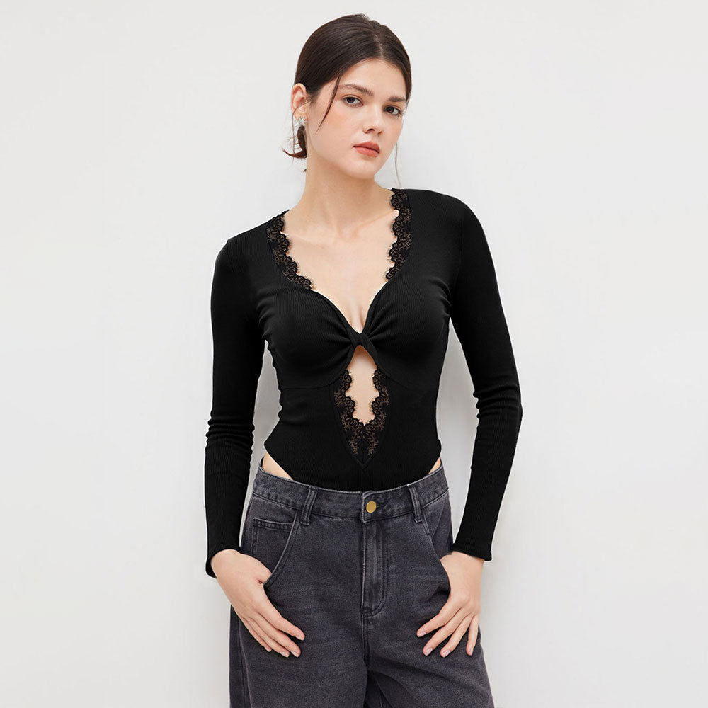 Kvinder bodystocking med dyb V-udskæring og delikat lace applikation Stilla