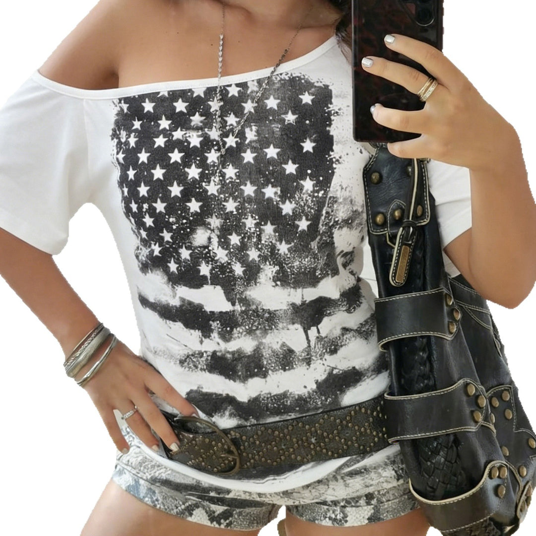 Dame Oversized T-shirt med asymmetrisk snit og grafisk stjerneprint Skovae