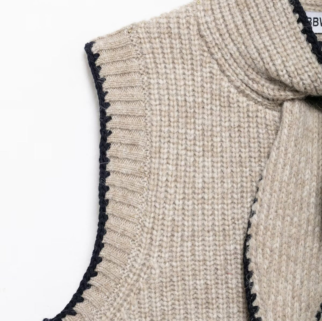 Femme Strikermeløs Cardigan med bindehalss detaljer Stilla