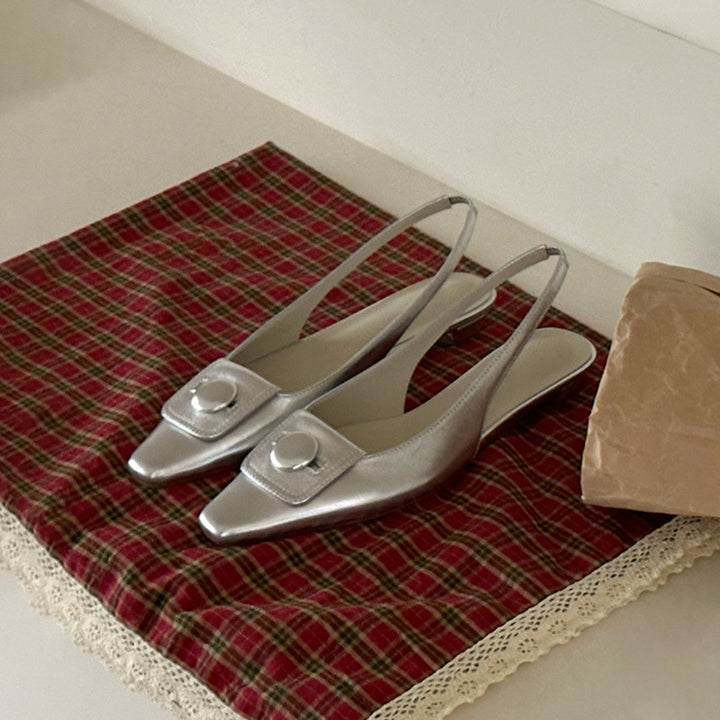 Dame elegante Slingback-hæle med dekorerende metalknap-detalje Stilla