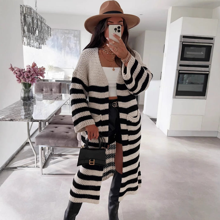 Kvindernes chunky strik cardigan i en elegant stribe blanding Stilla