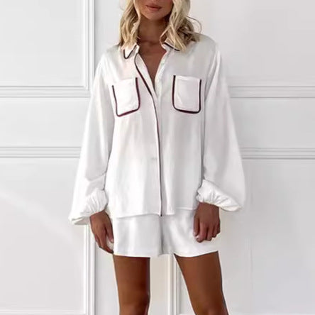 Dame sæt bestående af blød bluse og korte bukser med elegante detaljer Stilla
