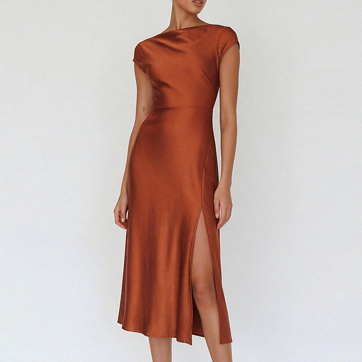 Kvinders elegante midi-kjole med chikt stående krave og flydende satin Stilla