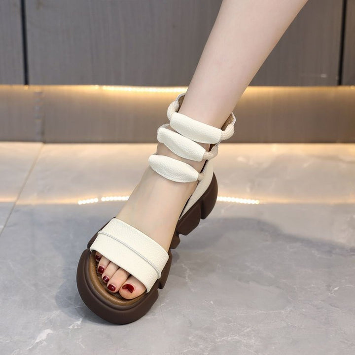 Dame Chunky Sandaler med moderne remdesign og stabil profilsole Stilla